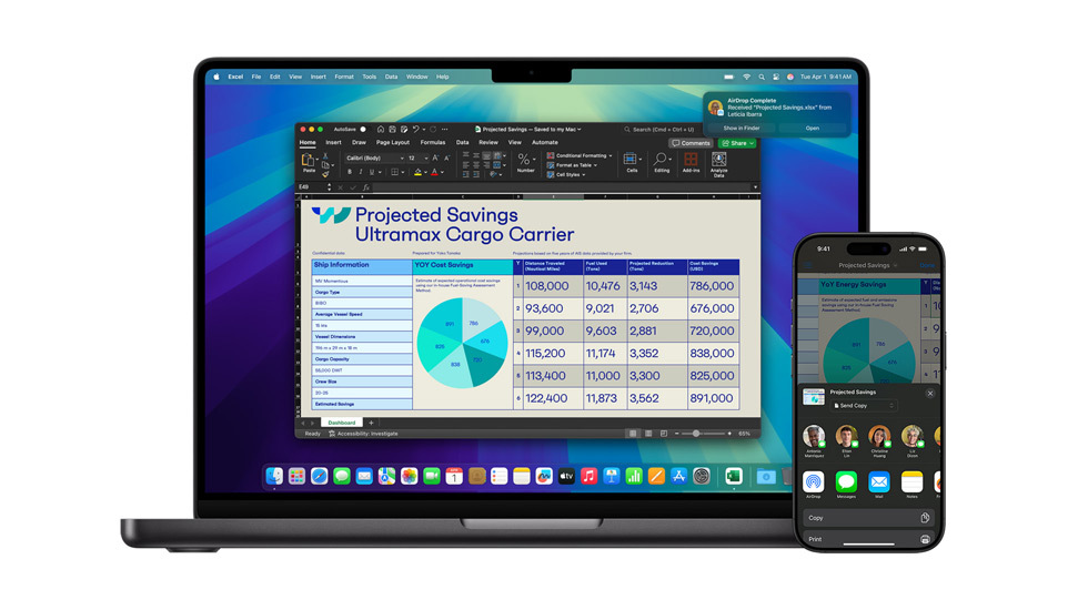 Un Mac et un iPhone affichant une présentation Keynote.