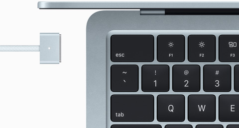 MacBook Air màu Xanh Da Trời với cáp MagSafe cùng tông màu