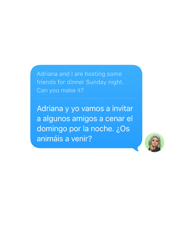 Traduzione in tempo reale in Messaggi con il messaggio di testo dell’utente “Adriana e io abbiamo amici a cena domenica sera. Ci sareste?” tradotto automaticamente in spagnolo