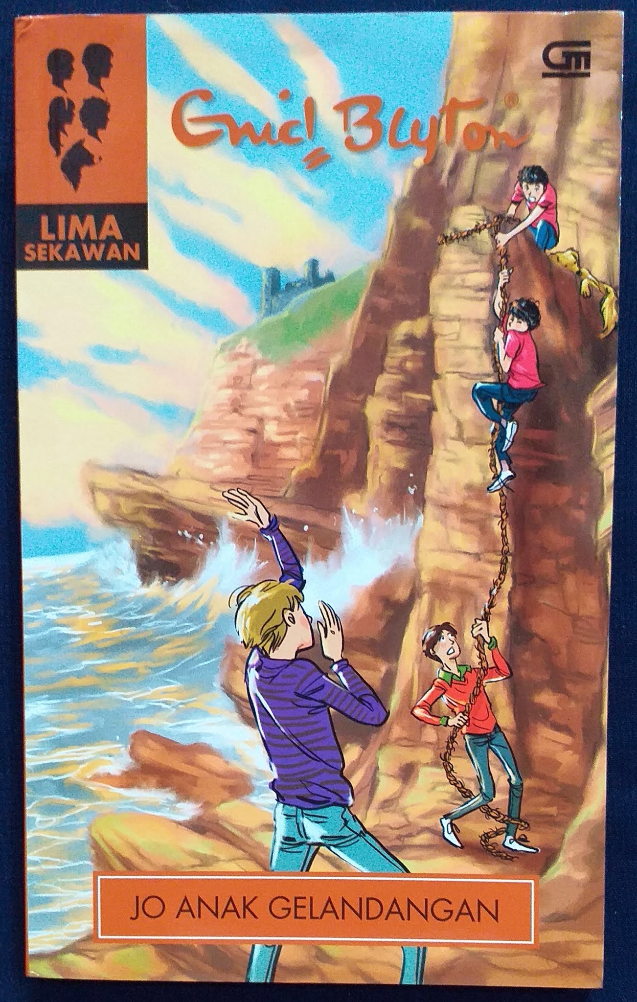 Indonesian bookcover: "Seri Lima Sekawan: Jo - Anak Gelandangan"