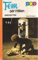 Swedish bookcover: "Fem går i fällan"
