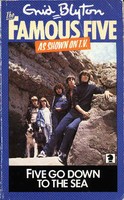 English bookcover: "Five go down to the sea"