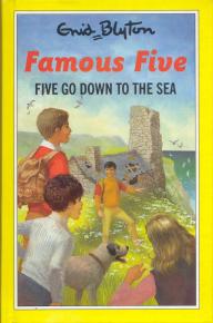 English bookcover: "Five go down to the sea"