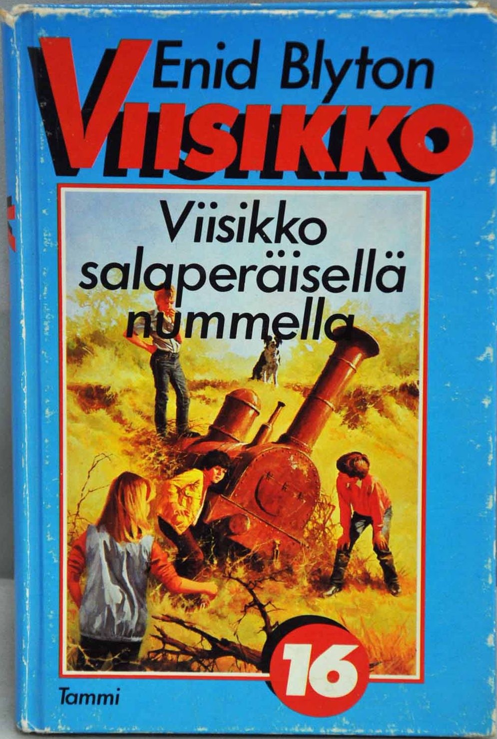 finnisches Buchcover: "Viisikko salaperäisellä nummella"