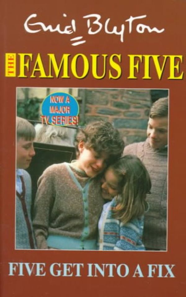 English bookcover: "Five get into a fix"