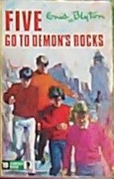 English bookcover: "Five go to Demon´s Rocks"